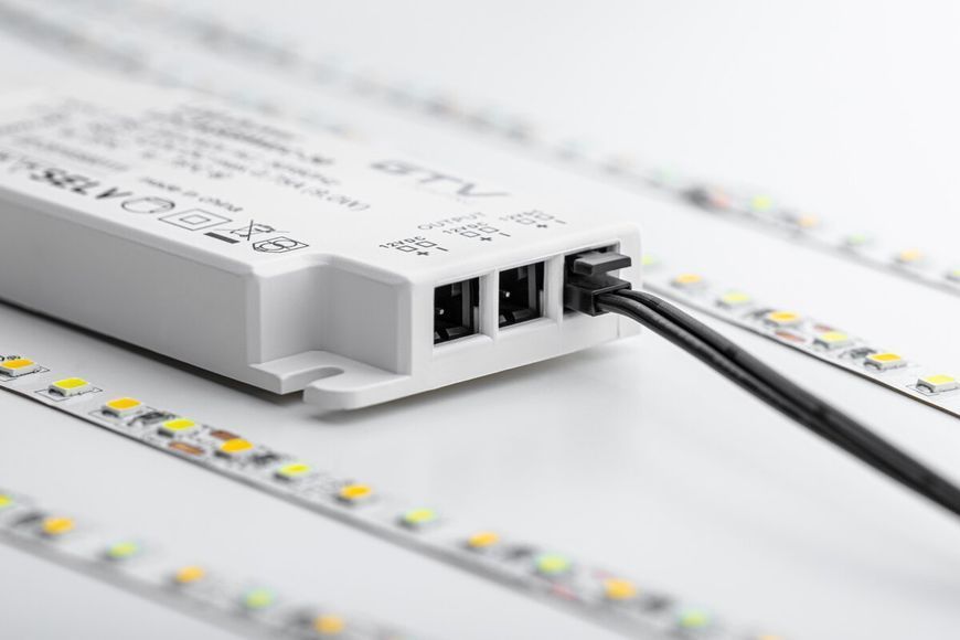 Трансформатор GTV SLIM EASY CLICK 12V 15W з проводом і miniAMP LD-ZAS15WEC-30 фото